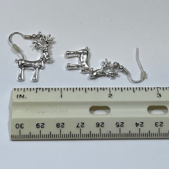 Holiday Christmas Reindeer Dangle Drop Earrings Silver Tone French Wire.75"x1" - Picture 7 of 7